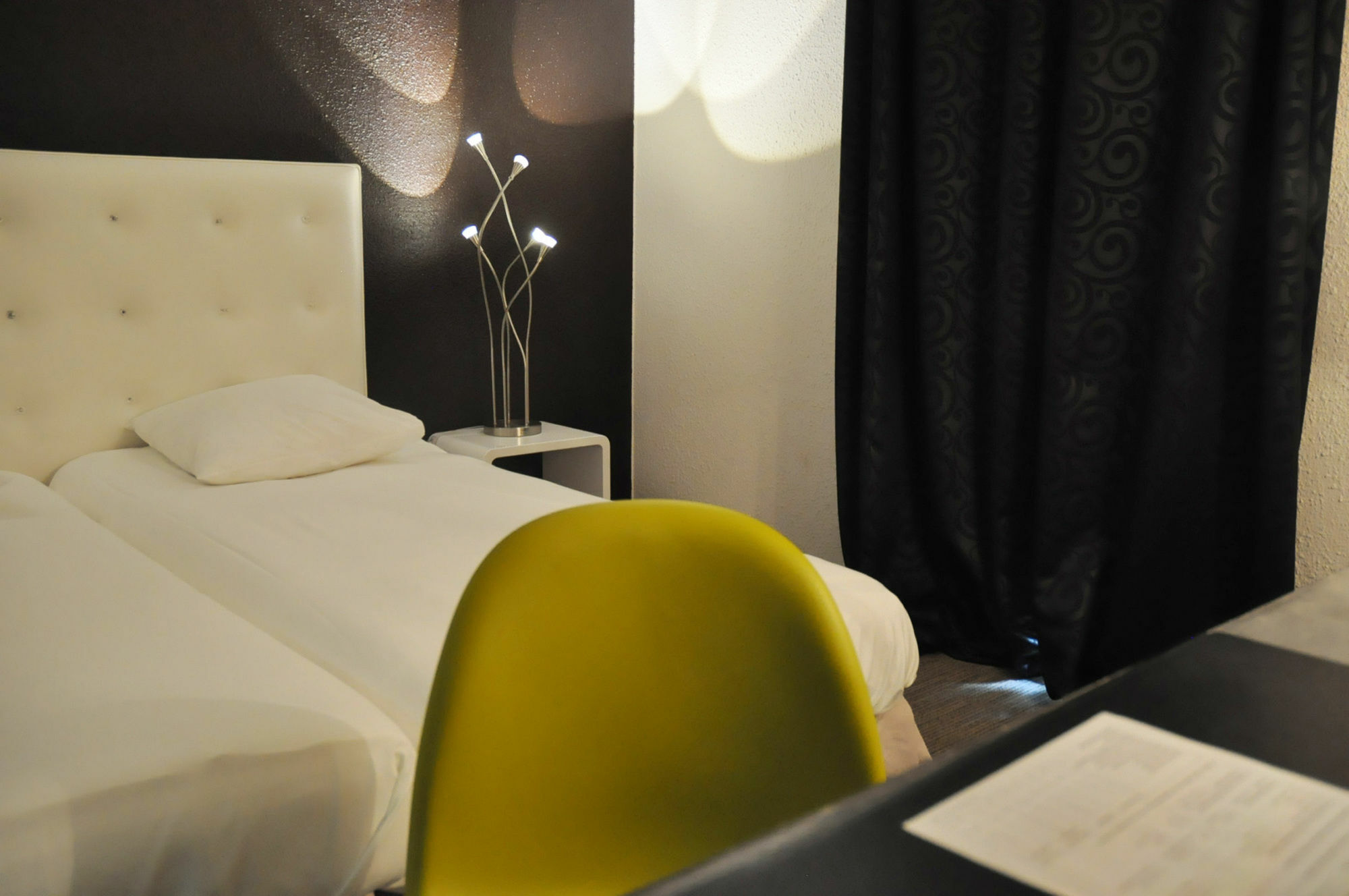 Enzo Hotels Diane - Logis 암네빌 외부 사진